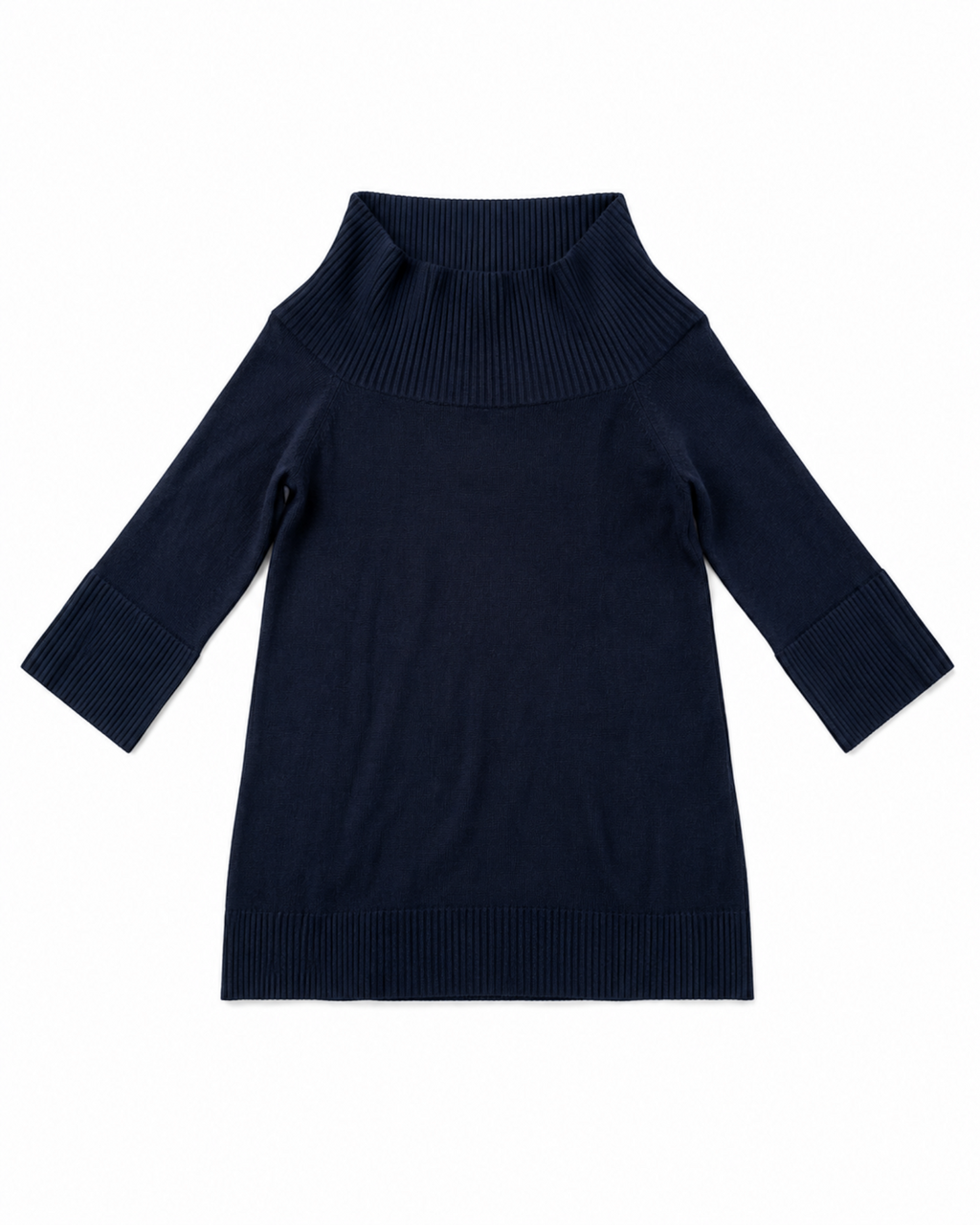 Blusa feminina Gregory de tricô azul-marinho com gola alta canelada, mangas 3/4 e punhos largos, Bazar Oficial Efata.