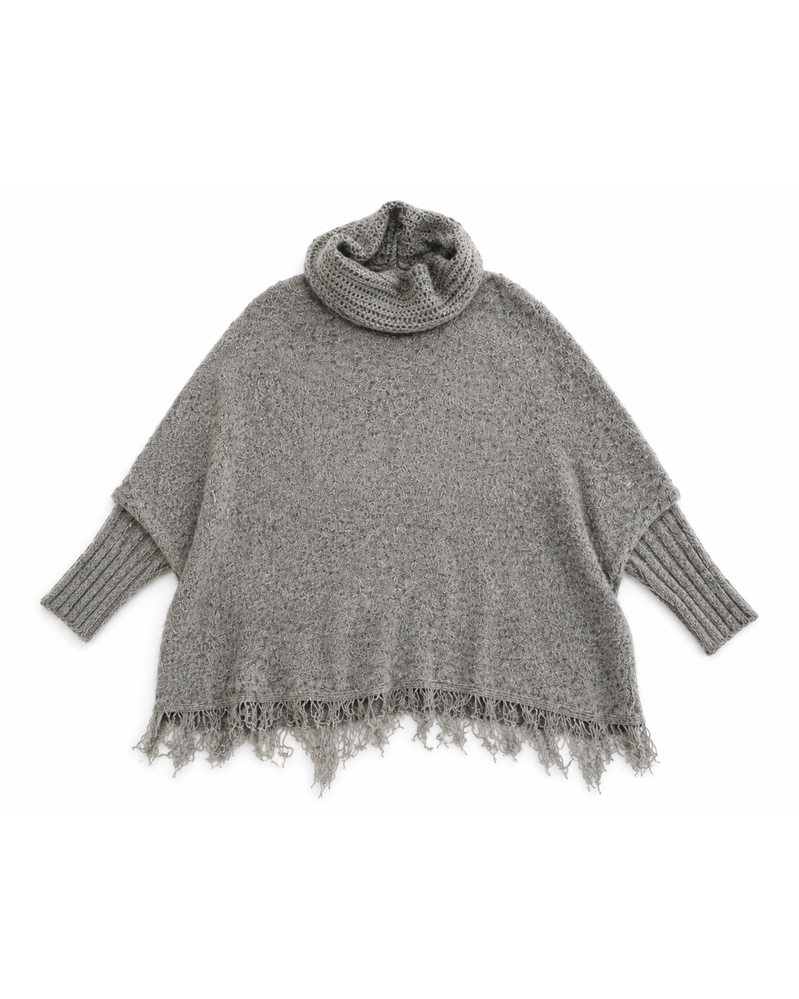 Poncho feminino BAZAR OFICIAL EFATA de tricô cinza mesclado, gola alta, mangas longas com punhos e barra com franjas.