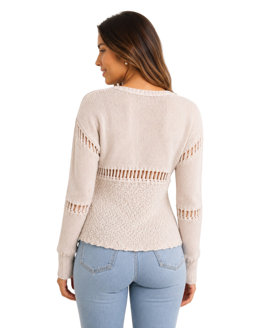 Suéter feminino bege BAZAR OFICIAL EFATA em tricô com detalhes vazados nas costas e mangas longas, vista traseira.