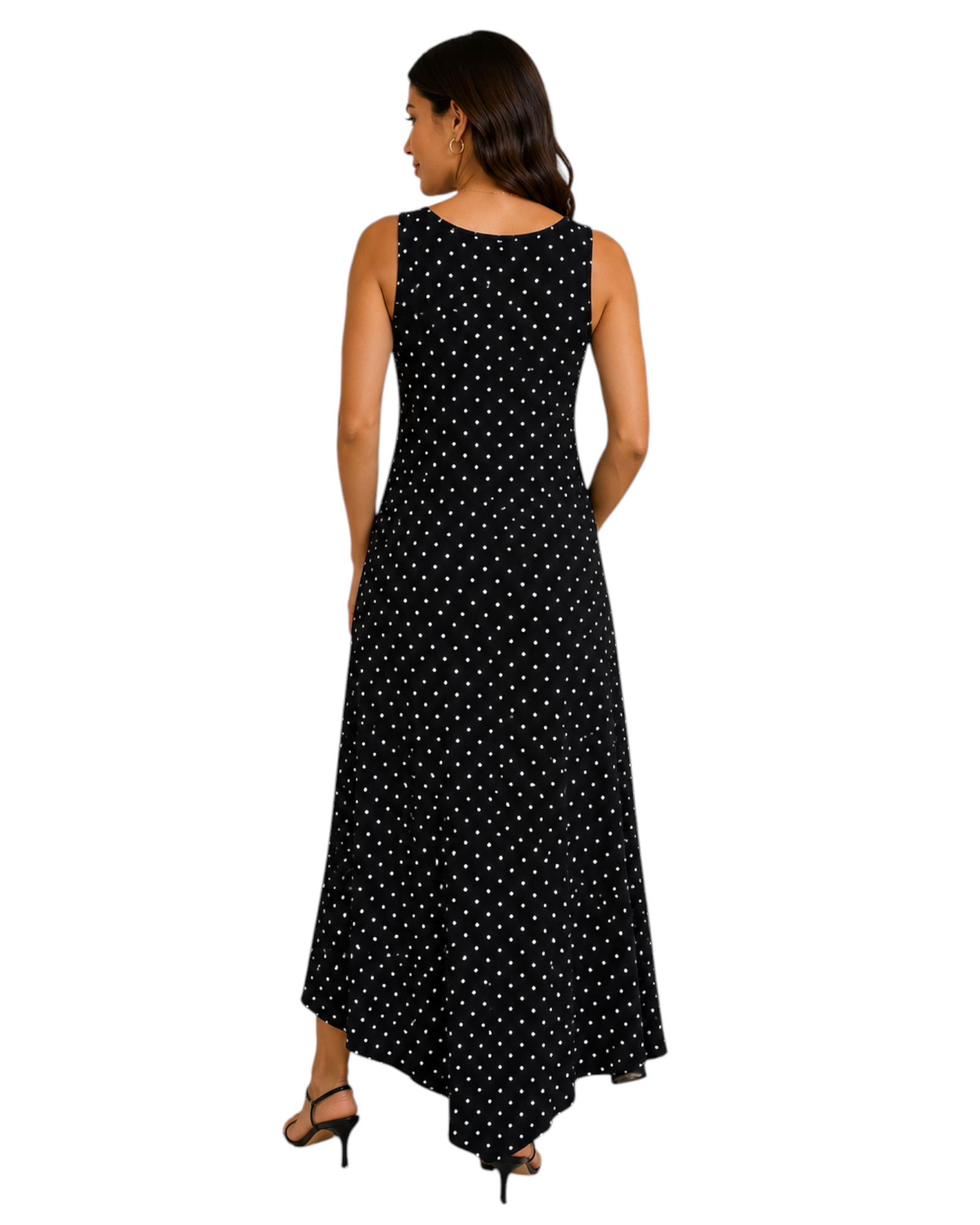Modelo de costas vestindo vestido longo BAZAR OFICIAL EFATA preto com estampa de poá branco e alças largas.